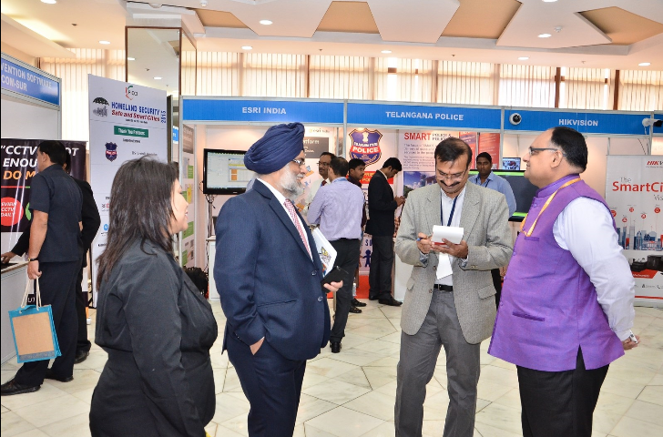 Shri Sandeep Mittal, IPS  with other guests during the conference 