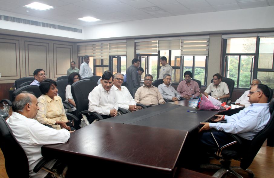 Sh. Sandeep Mittal IPS being congratulated by the staff members of NICFS